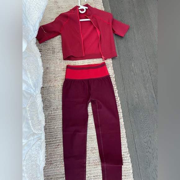 Fabletics - Picture 2 of 3